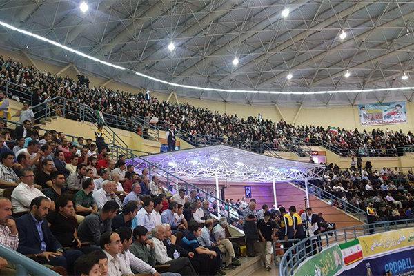 ظرفیت استادیوم 6 هزار نفری رضازاده اردبیل پر شد
