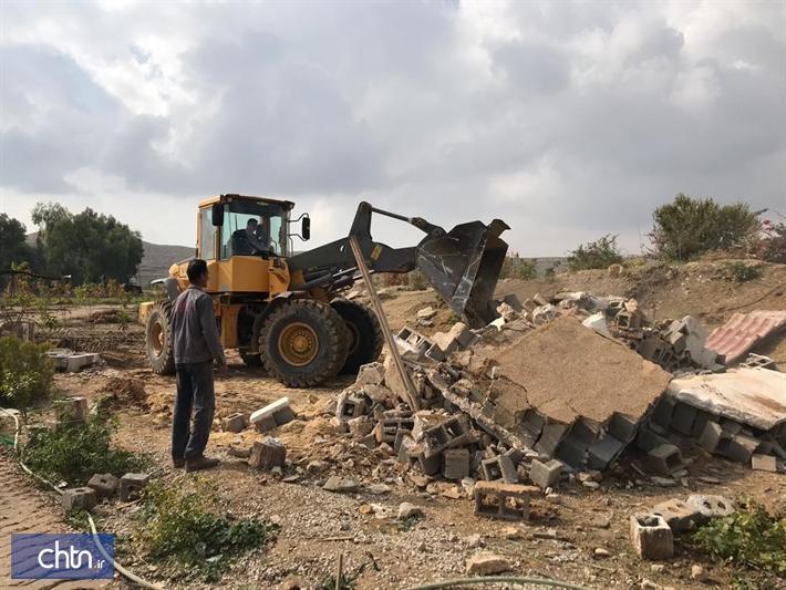 تخریب ساخت وسازهای غیرمجاز در اطراف کاخ اردشیر