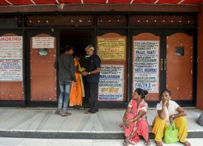 مردم هند: کمتر می خوریم اما به سینما می رویم، افزایش درآمدهای بالیوود در بحران مالی (