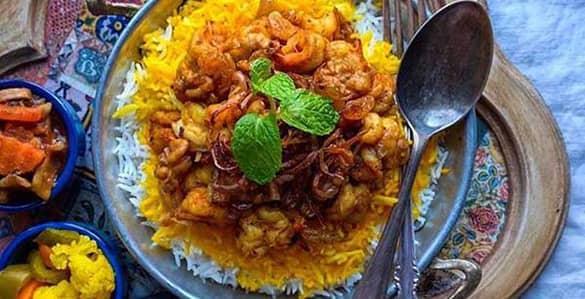 دستور پخت میگو پلو خوشمزه با سس مخصوص؛ غذای دریایی جنوب ایران