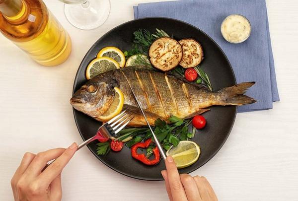 کشف رابطه عجیب بین خوردن زیاد ماهی و سرطان پوست