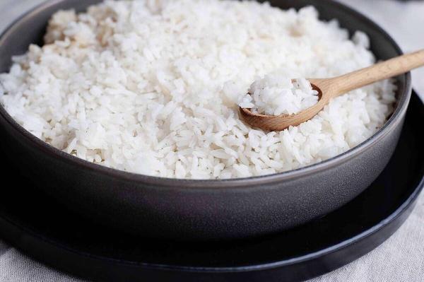 این برنج ها باعث مسمومیت می شوند، برنج پخته شده چند روز در یخچال می ماند؟