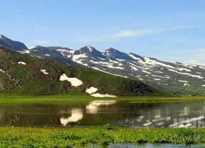 دریاچه نئور ؛ قرمزی گلای تو، تو هیچ مداد رنگی نیست